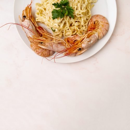 tasty-spaghetti-shrimps-copy-space